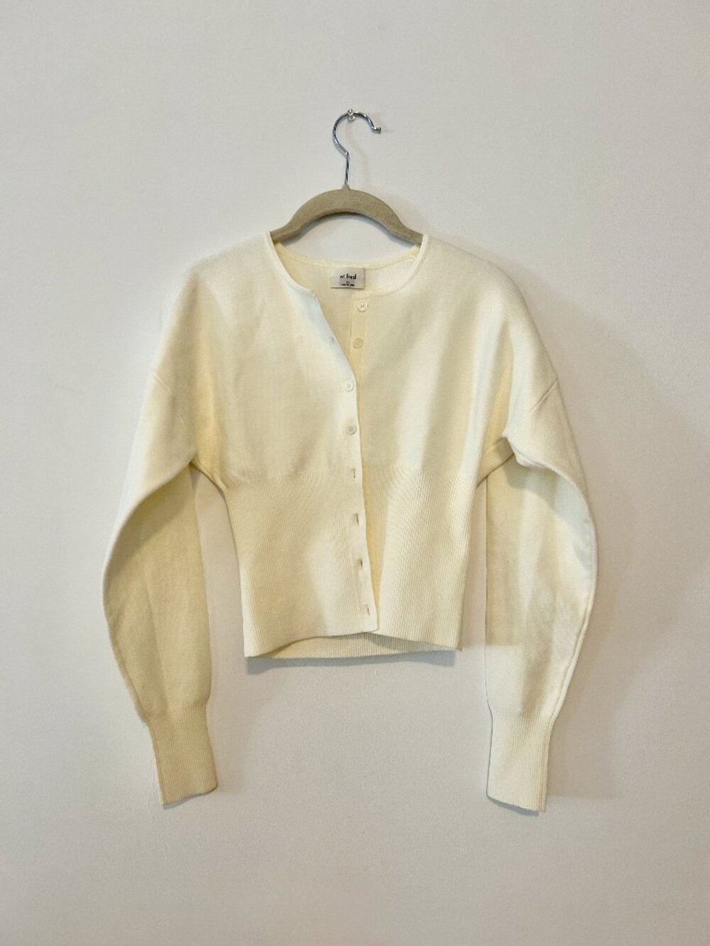 Aritzia Golightly Cream Cardigan – XS